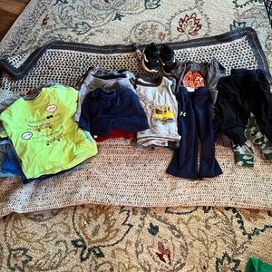 Baby/toddler boy lot. 12-18 month clothes. 42 items